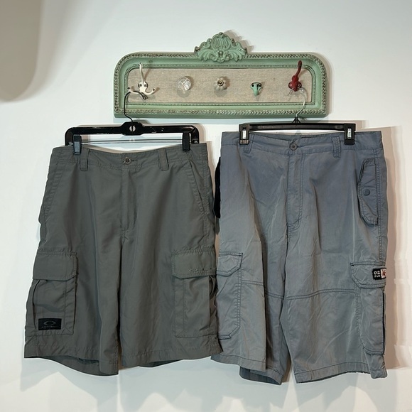 cargos shorts in salt wash steel / Smokey grey men’s size 32 bundle of 2 - Picture 1 of 11